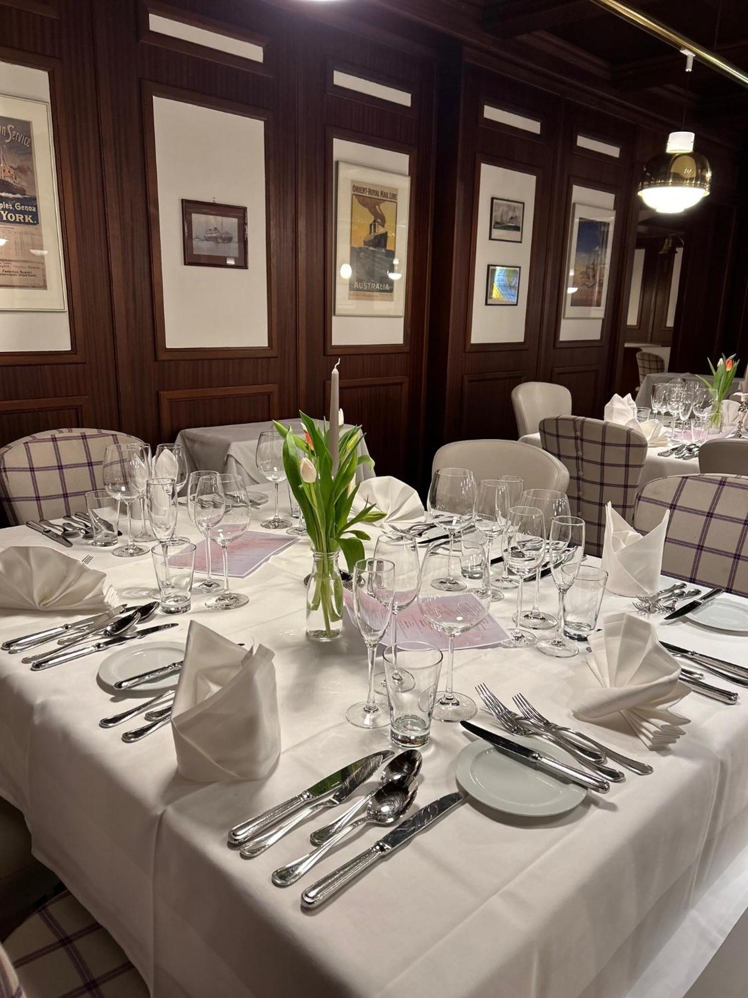 Hotel-Restaurant Steuermann カールスルーエ エクステリア 写真