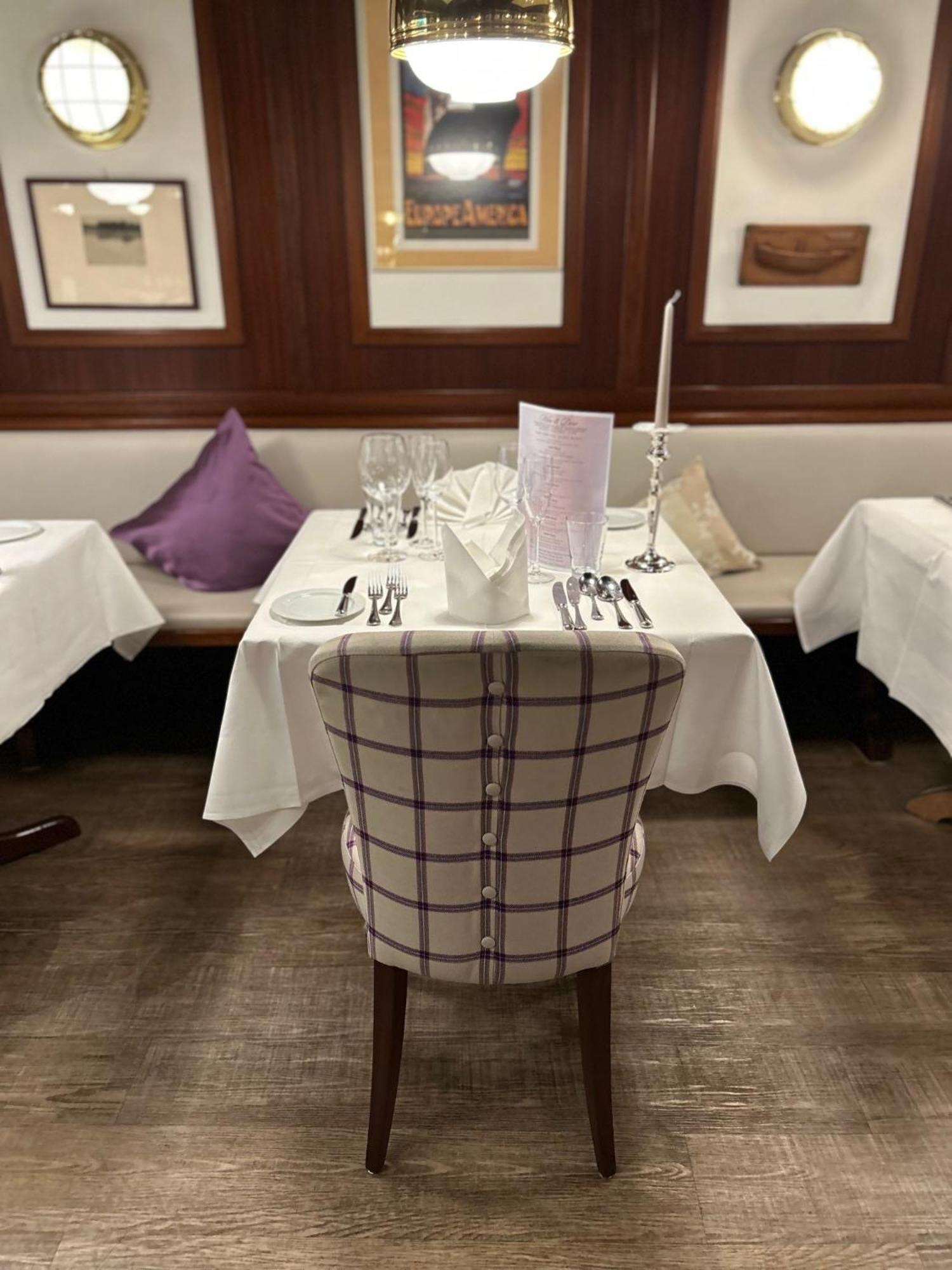 Hotel-Restaurant Steuermann カールスルーエ エクステリア 写真