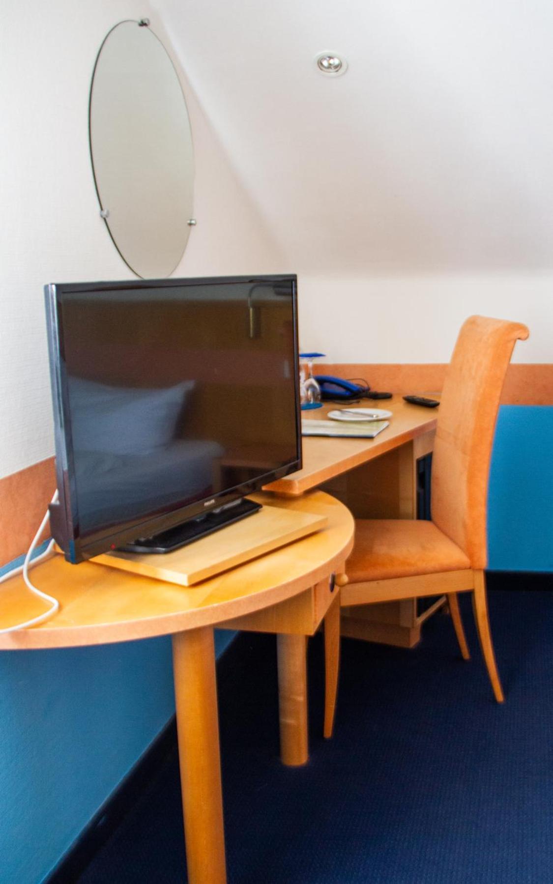 Hotel-Restaurant Steuermann カールスルーエ エクステリア 写真