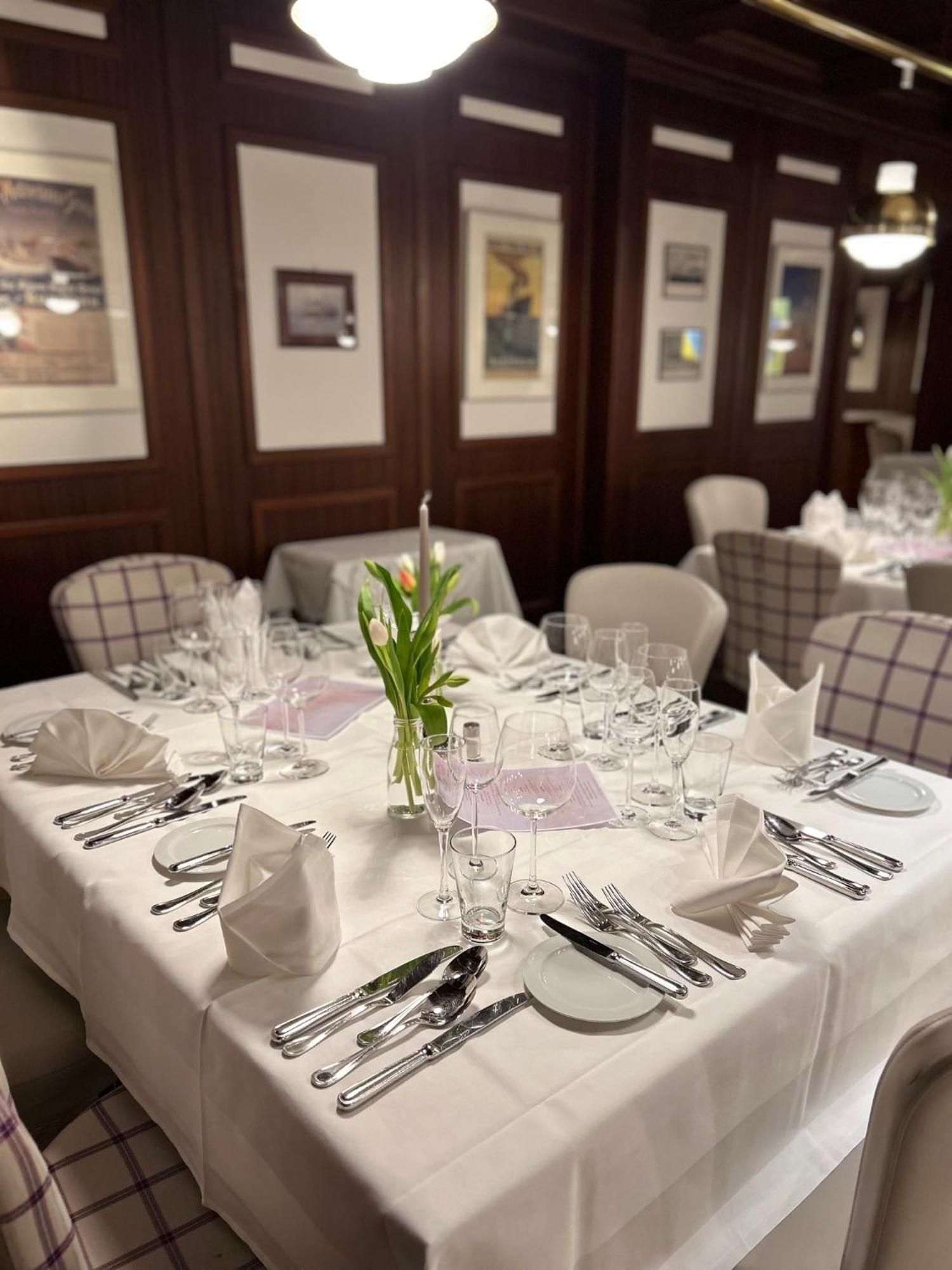 Hotel-Restaurant Steuermann カールスルーエ エクステリア 写真