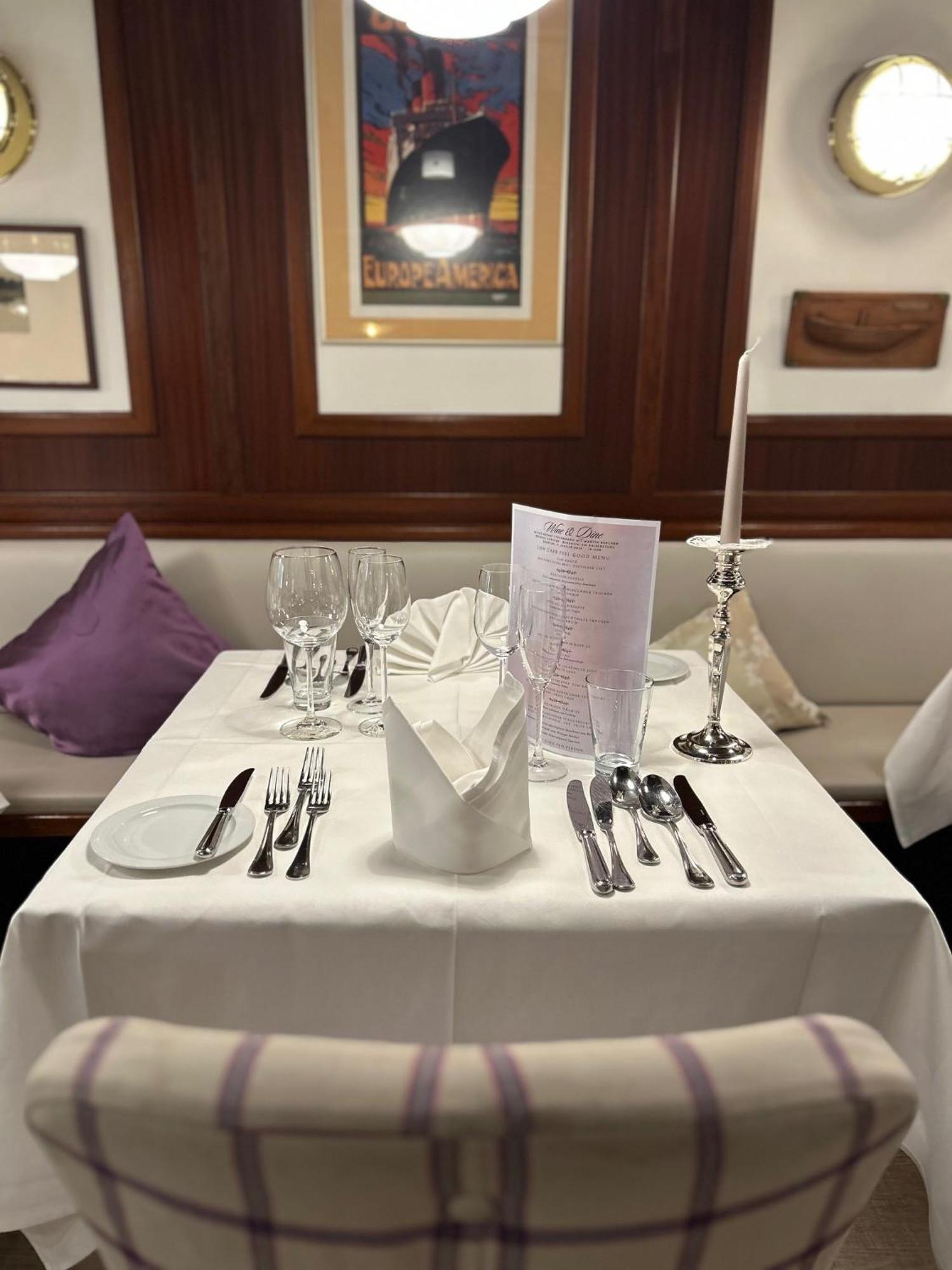 Hotel-Restaurant Steuermann カールスルーエ エクステリア 写真
