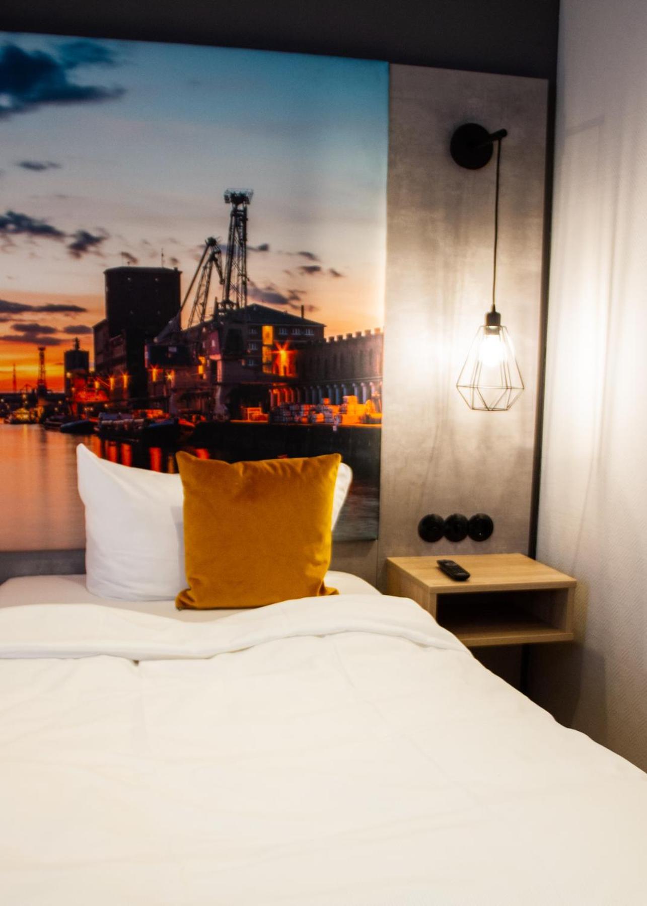 Hotel-Restaurant Steuermann カールスルーエ エクステリア 写真